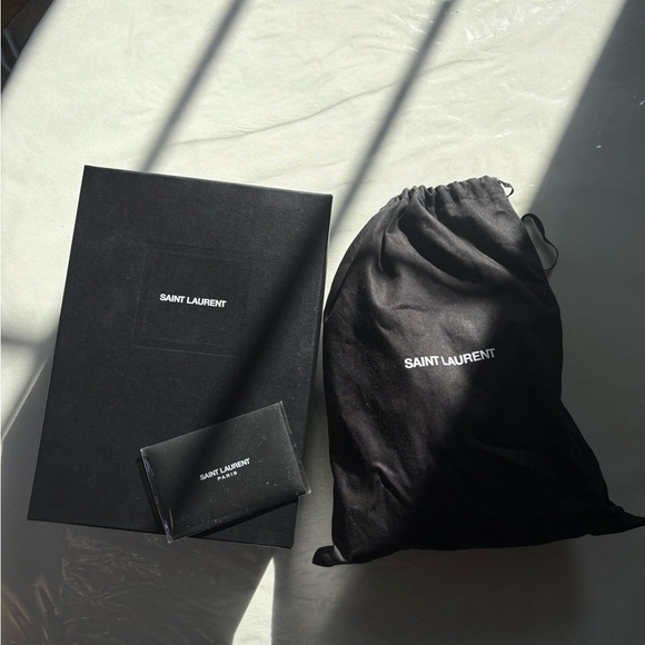 SAINT LAURENT Loulou Toy crossbody bag - Picture 1 of 10